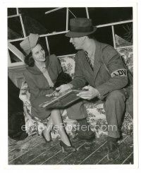 2x658 MRS. MINIVER deluxe candid 8x10 still '42 Walter Pidgeon shows antique to Teresa Wright!
