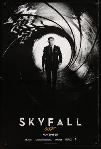 2z684 SKYFALL teaser DS 1sh '12 image of Daniel Craig as Bond in gun barrel, latest 007!