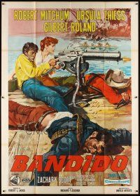 3c015 BANDIDO Italian 2p R1960s Ciriello art of Robert Mitchum & Thiess with huge maghine gun!