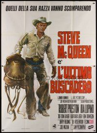 3c069 JUNIOR BONNER Italian 2p '72 Casaro art of rodeo cowboy Steve McQueen carrying saddle!