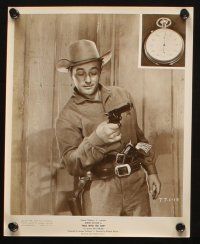 3d707 MAN WITH THE GUN 5 8x10 stills '55 Robert Mitchum speed drawing revolver with stopwatch!