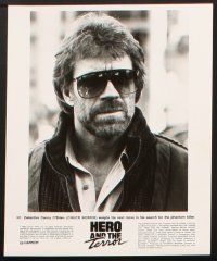 3d294 HERO & THE TERROR presskit w/ 6 stills '88 great images of man of action Chuck Norris!
