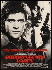 3e794 LETHAL WEAPON Danish '87 cool close image of cop partners Mel Gibson & Danny Glover!