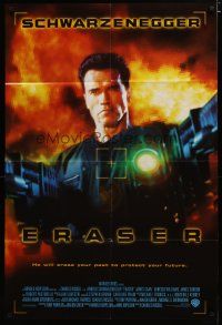 3h321 ERASER int'l 1sh '96 cool image of Arnold Schwarzenegger with two giant guns!