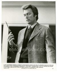 3k200 DIRTY HARRY 7.75x9.75 still '71 great c/u of Clint Eastwood holding switchblade, classic!