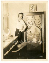 3k466 JOAN CRAWFORD 8x10.25 still '30s close up posing in the makeup room of her dressing suite!