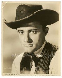3k552 MAGNIFICENT SEVEN 8x10 still '60 Robert Vaughn with his hat with repaired bullet hole!