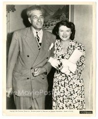 3k777 RUTH CHATTERTON/IRVING PICHEL 8.25x10 still '45 visiting on the set of A Medal for Benny!