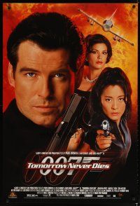 3p785 TOMORROW NEVER DIES video 1sh '97 Pierce Brosnan as James Bond 007, Michelle Yeoh!