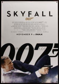 3z235 SKYFALL DS bus stop '12 cool image of Daniel Craig as James Bond on back shooting gun!