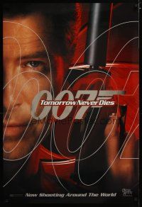 4b788 TOMORROW NEVER DIES teaser DS foil 1sh '97 Pierce Brosnan as James Bond 007 w/gun!