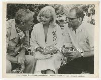 4p157 MISFITS candid 8x10.25 still '61 sexy Marilyn Monroe between John Huston & Arthur Miller!