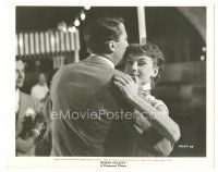 4p505 ROMAN HOLIDAY deluxe 8x10.25 still '53 c/u of Audrey Hepburn dancing with Gregory Peck!