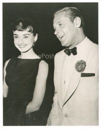 4p524 SABRINA German 6.5x8.5 still '54 c/u beautiful Audrey Hepburn smiling with William Holden!