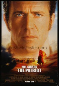 4s556 PATRIOT advance 1sh '00 huge close up portrait image of Mel Gibson over American flag!