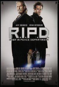 4s600 R.I.P.D. DS 1sh '13 Ryan Reynolds & Jeff Bridges with glowing guns!