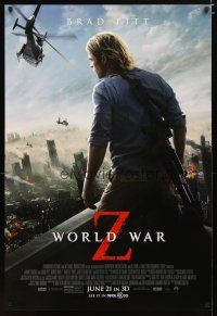 4s833 WORLD WAR Z advance DS 1sh '13 Brad Pitt overlooking burning city, zombie apocalypse!