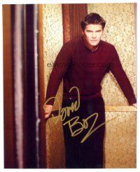 4t574 DAVID BOREANAZ signed color 8x10 REPRO still '00s full-length portrait of the TV star!