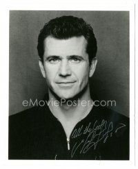 4t686 MEL GIBSON signed 8x10 REPRO still '90s head & shoulders close up in black zippered shirt!