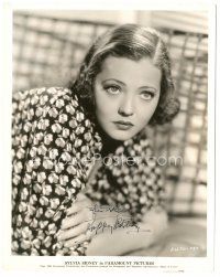 4t499 SYLVIA SIDNEY signed 8x10.25 still '35 close up of the beautiful actress resting on her arms!
