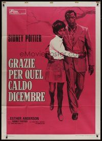 4w570 WARM DECEMBER Italian 1p '73 full-length Sidney Poitier with arm around Ester Anderson!