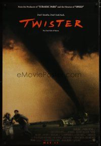 4z791 TWISTER advance DS 1sh '96 storm chasers Bill Paxton & Helen Hunt running away from tornado!