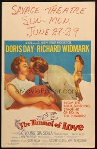 5b960 TUNNEL OF LOVE WC '58 romantic art of Doris Day & Richard Widmark kissing + sexy Gia Scala!