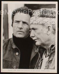 5d965 SAM PECKINPAH 2 8x10 stills '70s candids from Straw Dogs w/ Hoffman, Killer Elite w/ Caan!