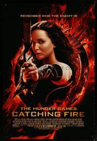 5f395 HUNGER GAMES: CATCHING FIRE advance DS 1sh '13 close-up of Jennifer Lawrence w/bow!