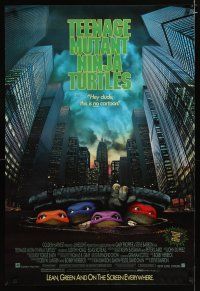 5f742 TEENAGE MUTANT NINJA TURTLES 1sh '90 live action, cool image of turtles in NYC sewers!