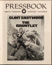 5g626 GAUNTLET pressbook '77 great art of Clint Eastwood & Sondra Locke by Frank Frazetta!