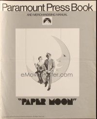 5g815 PAPER MOON pressbook '73 great image of smoking Tatum O'Neal with dad Ryan O'Neal!