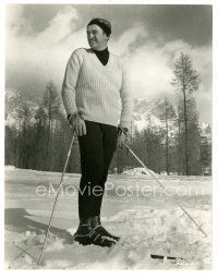 5k291 DAVID NIVEN 7x9 still '63 great full-length c/u on skis when he was making Pink Panther!