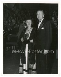 5k766 ROBERT YOUNG 8x10.25 still '48 with his wife at the Hollywood premiere of Johnny Belinda!