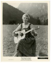5k817 SOUND OF MUSIC 8.25x10 still '65 great close portrait of Julie Andrews playing guitar!