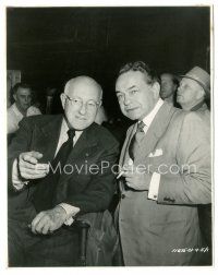 5k876 TEN COMMANDMENTS candid 7.5x9.5 still '56 Edward G. Robinson confers with DeMille on set!