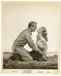 5k889 THEY CAME TO CORDURA 8x10 still '59 c/u of Gary Cooper & Rita Hayworth kneeling in sand!