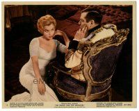5k081 PRINCE & THE SHOWGIRL color 8x10 still #5 '57 Marilyn Monroe sits in front of Laurence Olivier