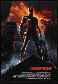 5p202 DAREDEVIL style A advance DS 1sh '03 image of Ben Affleck in costume standing in rain!