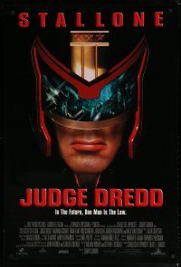 5p424 JUDGE DREDD DS 1sh '95 in the future, Sylvester Stallone is the law, great close image!