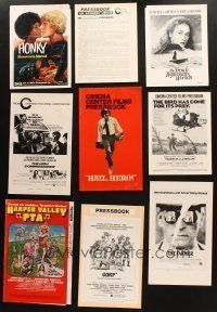 5r083 LOT OF 34 UNCUT PRESSBOOKS '60s-80s great advertising from a variety of movies!