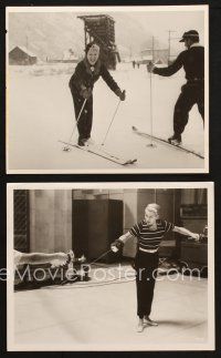 5w952 LANA TURNER 2 8x10 stills '50s cool full-length portraits smiling while skiing and fencing!