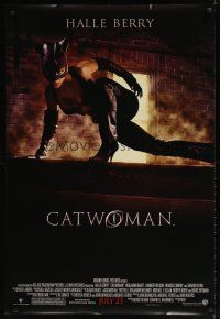 5y146 CATWOMAN advance DS 1sh '04 Halle Berry in super sexy leather suit!