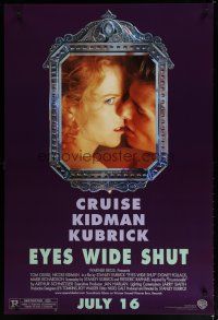 5y272 EYES WIDE SHUT advance DS 1sh '99 Kubrick, romantic c/u of Tom Cruise & Nicole Kidman!