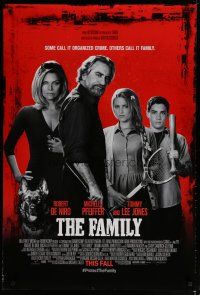 5y274 FAMILY advance DS 1sh '13 Robert De Niro, Michelle Pfeiffer & kids w/weapons!