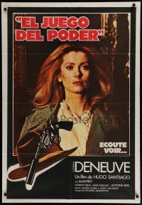 6a245 ECOUTE VOIR Argentinean '79 great c/u of sexy detective Catherine Deneuve + gun & hat art!