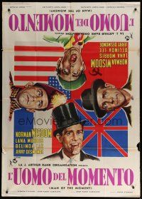 6a877 MAN OF THE MOMENT Italian 1p '55 Norman Wisdom, wacky art with flags by Giuliano Nistri!