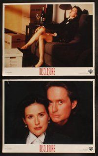 6b129 DISCLOSURE 8 LCs '94 Michael Douglas, sexy Demi Moore, directed by Barry Levinson!