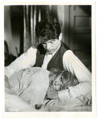6c174 BONNIE & CLYDE 8.25x10 still '67 close up of Warren Beatty holding scared Faye Dunaway!