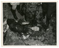 6c447 I LOVE TROUBLE 8.25x10 still '47 c/u of Lynn Merrick found dead on beach by Cronenweth!